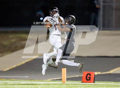 Thumbnail 3 in Kaufman vs. Liberty-Eylau (UIL 4A Division 1 Region 2 Regional Semis) photogallery.