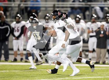 Thumbnail 3 in Kaufman vs. Liberty-Eylau (UIL 4A Division 1 Region 2 Regional Semis) photogallery.