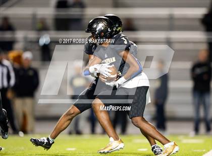 Thumbnail 2 in Kaufman vs. Liberty-Eylau (UIL 4A Division 1 Region 2 Regional Semis) photogallery.