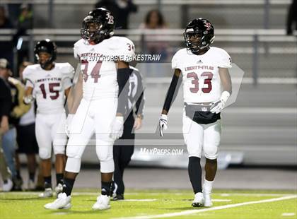 Thumbnail 2 in Kaufman vs. Liberty-Eylau (UIL 4A Division 1 Region 2 Regional Semis) photogallery.