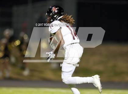 Thumbnail 2 in Kaufman vs. Liberty-Eylau (UIL 4A Division 1 Region 2 Regional Semis) photogallery.