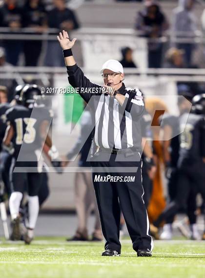 Thumbnail 2 in Kaufman vs. Liberty-Eylau (UIL 4A Division 1 Region 2 Regional Semis) photogallery.