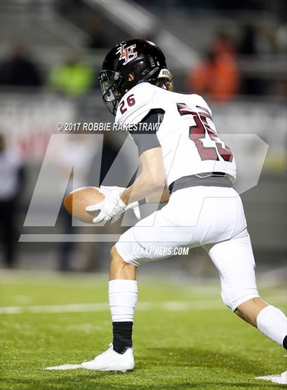 Thumbnail 1 in Kaufman vs. Liberty-Eylau (UIL 4A Division 1 Region 2 Regional Semis) photogallery.