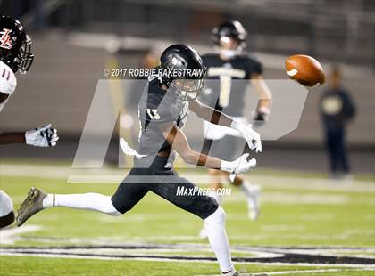 Thumbnail 3 in Kaufman vs. Liberty-Eylau (UIL 4A Division 1 Region 2 Regional Semis) photogallery.