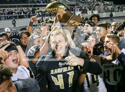 Thumbnail 2 in Kaufman vs. Liberty-Eylau (UIL 4A Division 1 Region 2 Regional Semis) photogallery.