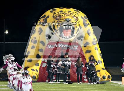 Thumbnail 2 in Kaufman vs. Liberty-Eylau (UIL 4A Division 1 Region 2 Regional Semis) photogallery.