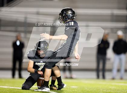 Thumbnail 1 in Kaufman vs. Liberty-Eylau (UIL 4A Division 1 Region 2 Regional Semis) photogallery.