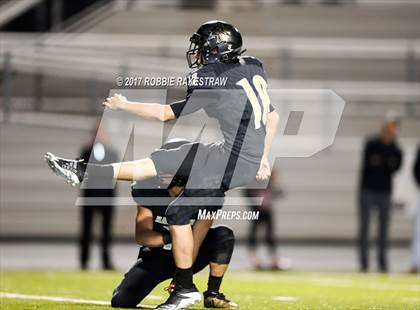 Thumbnail 2 in Kaufman vs. Liberty-Eylau (UIL 4A Division 1 Region 2 Regional Semis) photogallery.