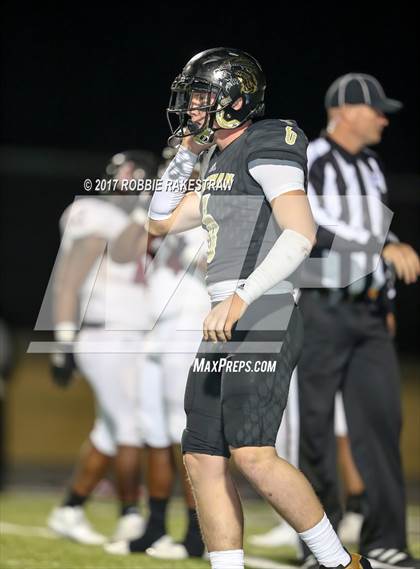Thumbnail 3 in Kaufman vs. Liberty-Eylau (UIL 4A Division 1 Region 2 Regional Semis) photogallery.