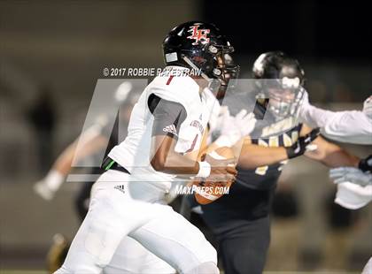 Thumbnail 2 in Kaufman vs. Liberty-Eylau (UIL 4A Division 1 Region 2 Regional Semis) photogallery.