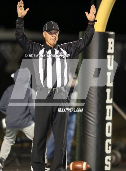 Thumbnail 2 in Kaufman vs. Liberty-Eylau (UIL 4A Division 1 Region 2 Regional Semis) photogallery.