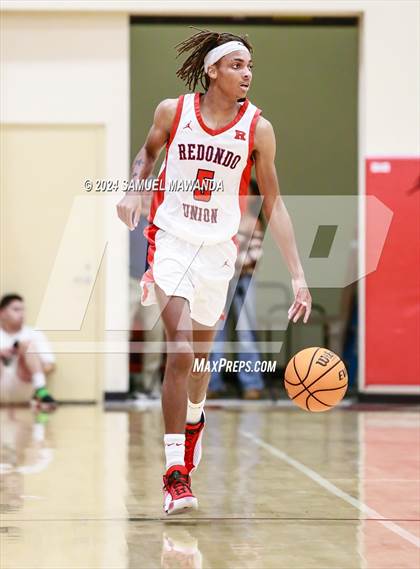 Thumbnail 1 in Redondo Union vs Crean Lutheran (Take Flight Challenge) photogallery.
