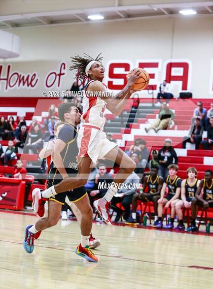 Thumbnail 2 in Redondo Union vs Crean Lutheran (Take Flight Challenge) photogallery.