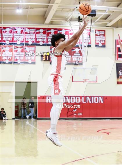 Thumbnail 1 in Redondo Union vs Crean Lutheran (Take Flight Challenge) photogallery.