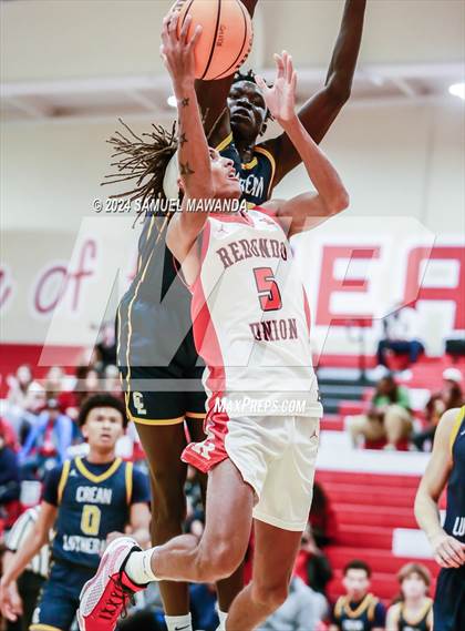Thumbnail 1 in Redondo Union vs Crean Lutheran (Take Flight Challenge) photogallery.