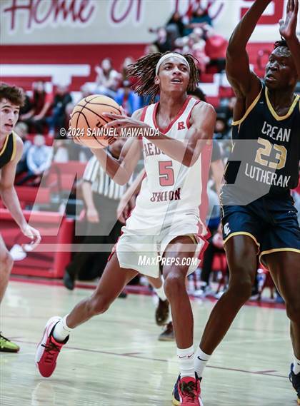 Thumbnail 3 in Redondo Union vs Crean Lutheran (Take Flight Challenge) photogallery.