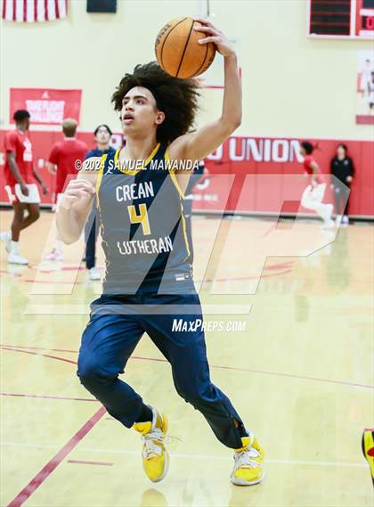 Thumbnail 2 in Redondo Union vs Crean Lutheran (Take Flight Challenge) photogallery.