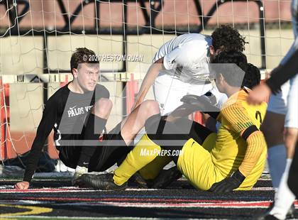 Thumbnail 2 in St. Francis @ Palos Verdes (CIF-SS D1 Playoff) photogallery.