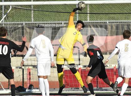 Thumbnail 2 in St. Francis @ Palos Verdes (CIF-SS D1 Playoff) photogallery.
