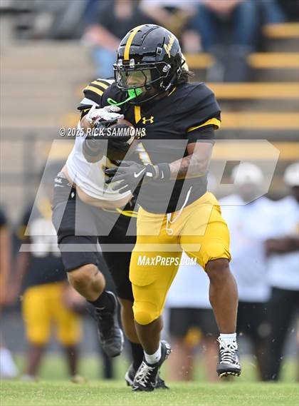 Thumbnail 3 in Montgomery Central vs Forest Hills (Scrimmage) photogallery.