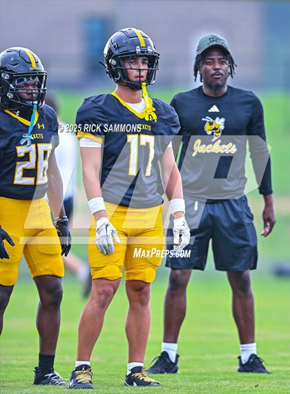 Thumbnail 2 in Montgomery Central vs Forest Hills (Scrimmage) photogallery.