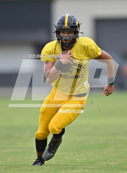 Thumbnail 3 in Montgomery Central vs Forest Hills (Scrimmage) photogallery.