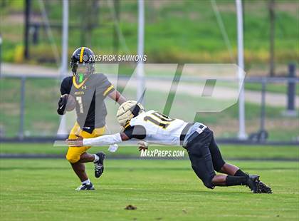 Thumbnail 3 in Montgomery Central vs Forest Hills (Scrimmage) photogallery.