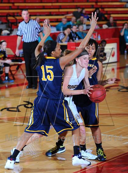 Thumbnail 2 in Hays vs. Wichita Northwest (Mid America Classic 2nd Round) photogallery.