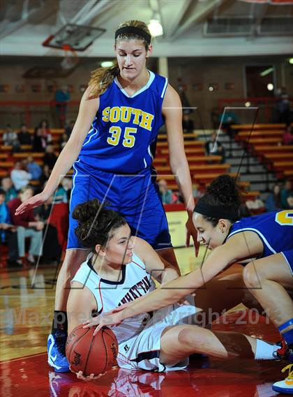 Thumbnail 1 in Manhattan vs. Olathe South (Mid America Classic) photogallery.