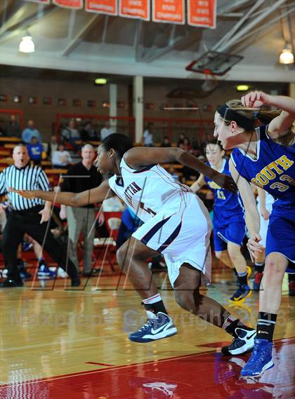 Thumbnail 1 in Manhattan vs. Olathe South (Mid America Classic) photogallery.