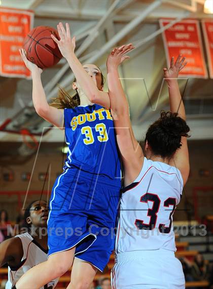 Thumbnail 2 in Manhattan vs. Olathe South (Mid America Classic) photogallery.
