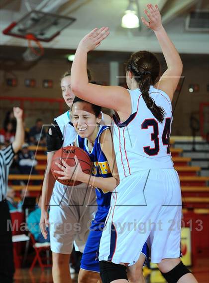 Thumbnail 3 in Manhattan vs. Olathe South (Mid America Classic) photogallery.