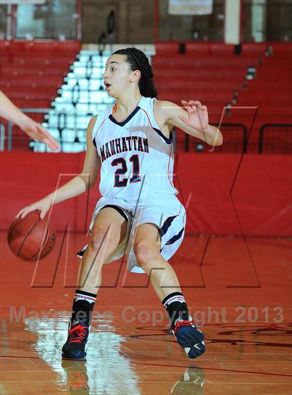 Thumbnail 3 in Manhattan vs. Olathe South (Mid America Classic) photogallery.