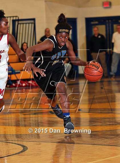 Thumbnail 2 in DuPont Manual vs. Gatlinburg-Pittman  (Smoky Mountain Classic Christmas Tournament) photogallery.