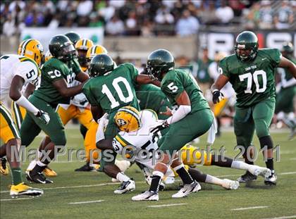 Thumbnail 2 in Harrison vs. Cass Tech (Big Day VII Prep Showdown) photogallery.