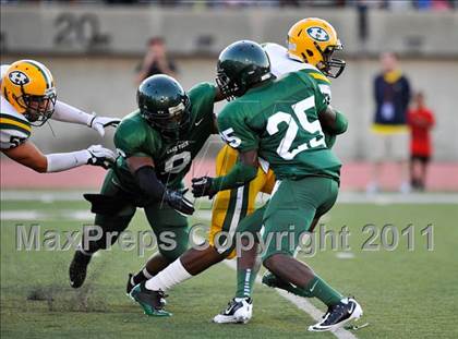 Thumbnail 2 in Harrison vs. Cass Tech (Big Day VII Prep Showdown) photogallery.