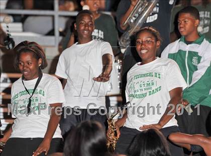 Thumbnail 3 in Harrison vs. Cass Tech (Big Day VII Prep Showdown) photogallery.