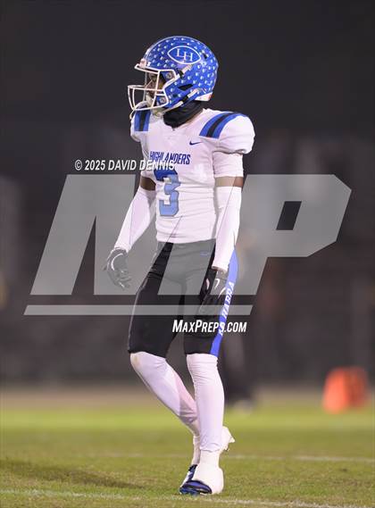 Thumbnail 2 in Bakersfield Christian vs La Habra (CIF SoCal Regional Div 2-AA) photogallery.