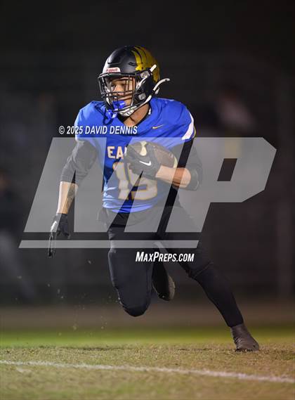 Thumbnail 3 in Bakersfield Christian vs La Habra (CIF SoCal Regional Div 2-AA) photogallery.