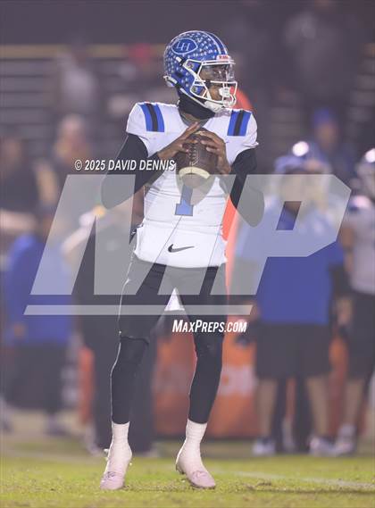 Thumbnail 2 in Bakersfield Christian vs La Habra (CIF SoCal Regional Div 2-AA) photogallery.