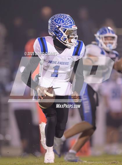 Thumbnail 3 in Bakersfield Christian vs La Habra (CIF SoCal Regional Div 2-AA) photogallery.