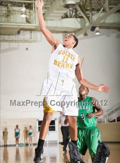 Thumbnail 3 in South Oak Cliff vs. Bryan Adams (UIL 4A Bi-District Playoffs) photogallery.