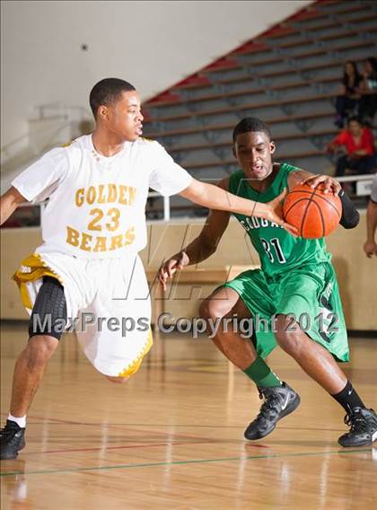 Thumbnail 1 in South Oak Cliff vs. Bryan Adams (UIL 4A Bi-District Playoffs) photogallery.