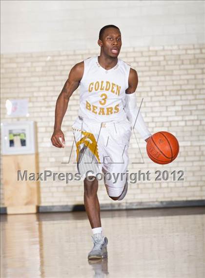 Thumbnail 2 in South Oak Cliff vs. Bryan Adams (UIL 4A Bi-District Playoffs) photogallery.