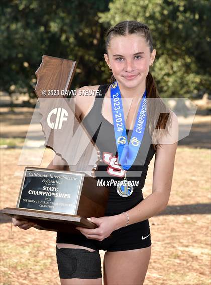 Thumbnail 1 in CIF State Cross Country Championships (Girls Awards) photogallery.