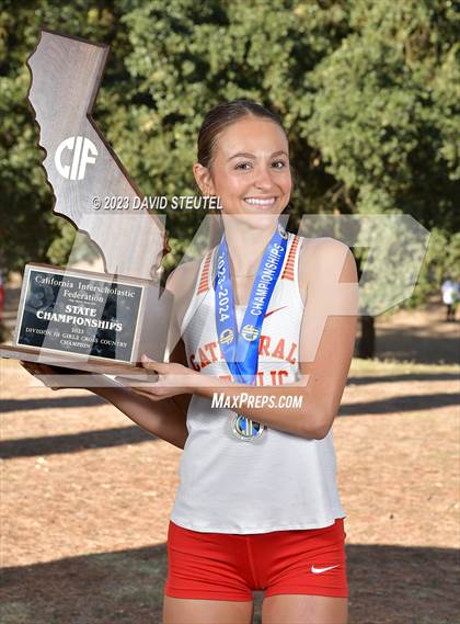 Thumbnail 1 in CIF State Cross Country Championships (Girls Awards) photogallery.