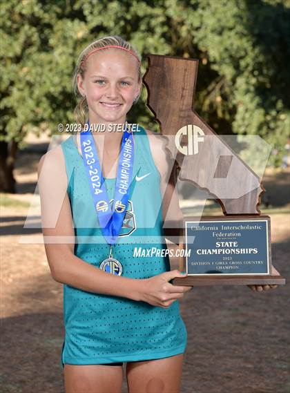 Thumbnail 2 in CIF State Cross Country Championships (Girls Awards) photogallery.