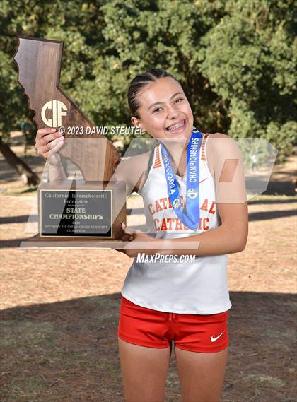 Thumbnail 2 in CIF State Cross Country Championships (Girls Awards) photogallery.