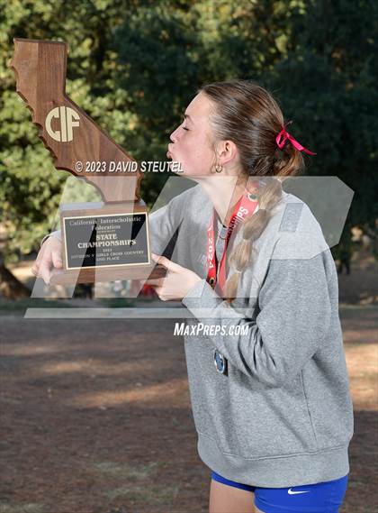 Thumbnail 2 in CIF State Cross Country Championships (Girls Awards) photogallery.