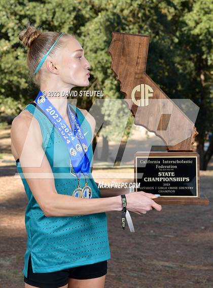 Thumbnail 3 in CIF State Cross Country Championships (Girls Awards) photogallery.